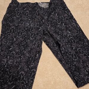 Isaac Mizrahi Black and Gray Textured Pants
